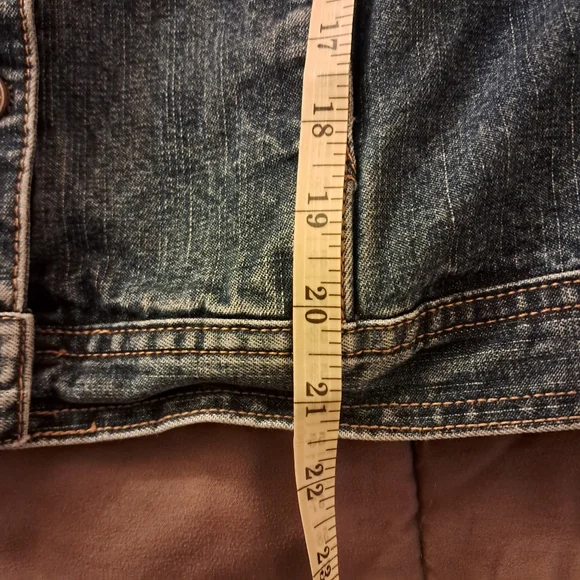 Bill Blass Denim Jacket Women's Medium M Trucker Style Cropped Classic - Picture 10 of 10